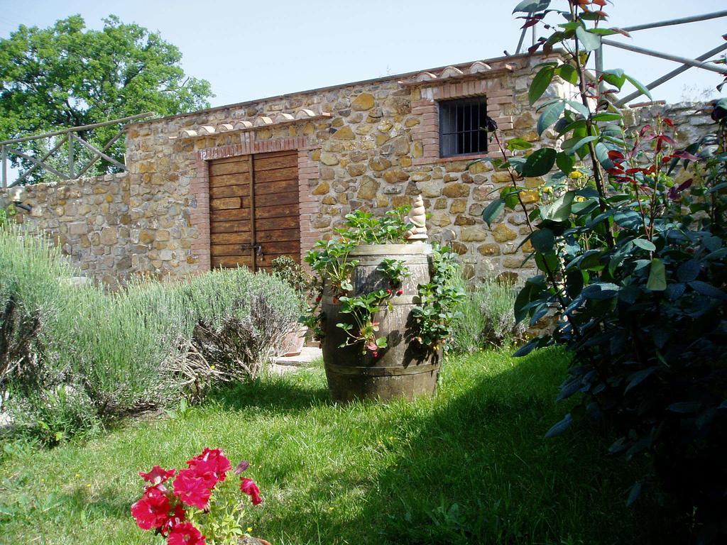 Agriturismo Podere Micitto Usi Exterior foto